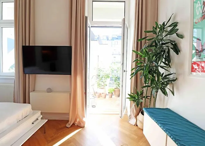 Апартаменти Smart Mit Balkon Am Augarten Park Naehe Zentrum