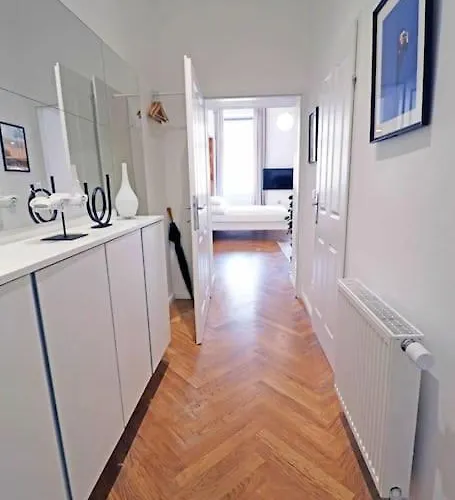 Апартаменти Smart Mit Balkon Am Augarten Park Naehe Zentrum Відень